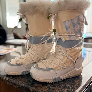 DC Chalet Women's Winter Boots in Cream, Blue, Gray